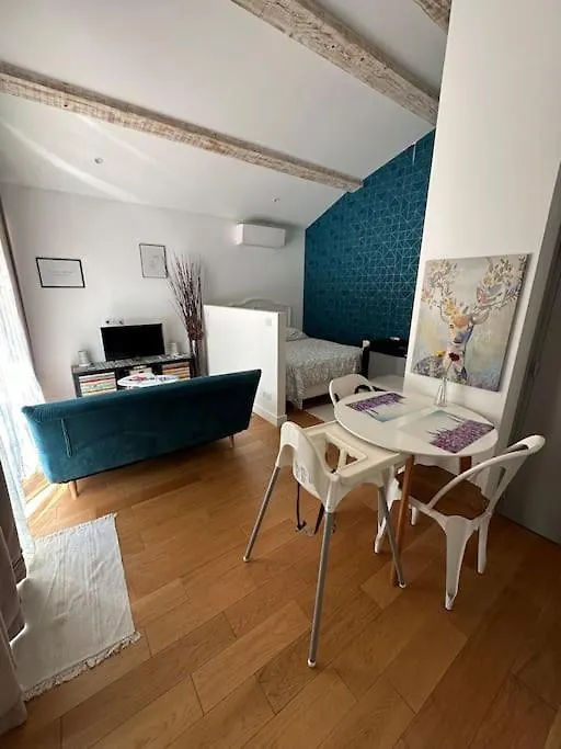 Holiday home Agreable Studio Entre Mer & Montagne Piscine Prive Le Bar-sur-Loup France